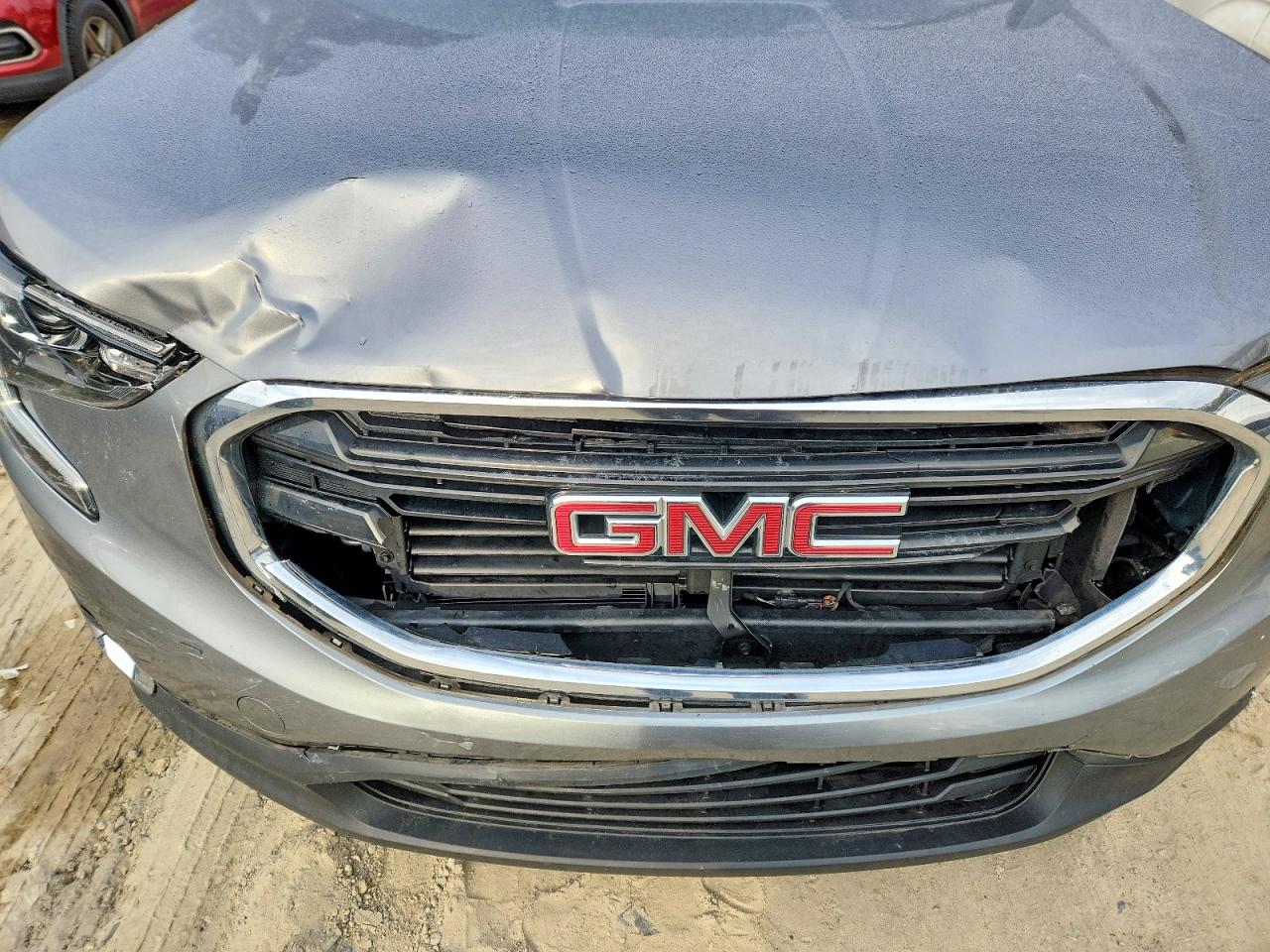 2019 GMC TERRAIN SLE photo 12