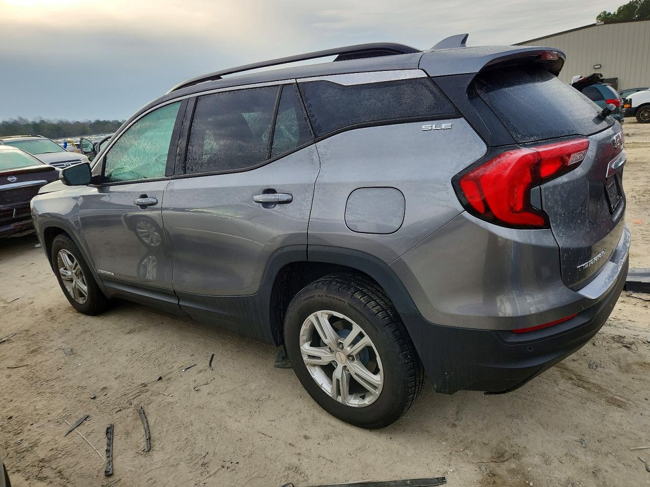 2019 GMC TERRAIN SLE photo 2