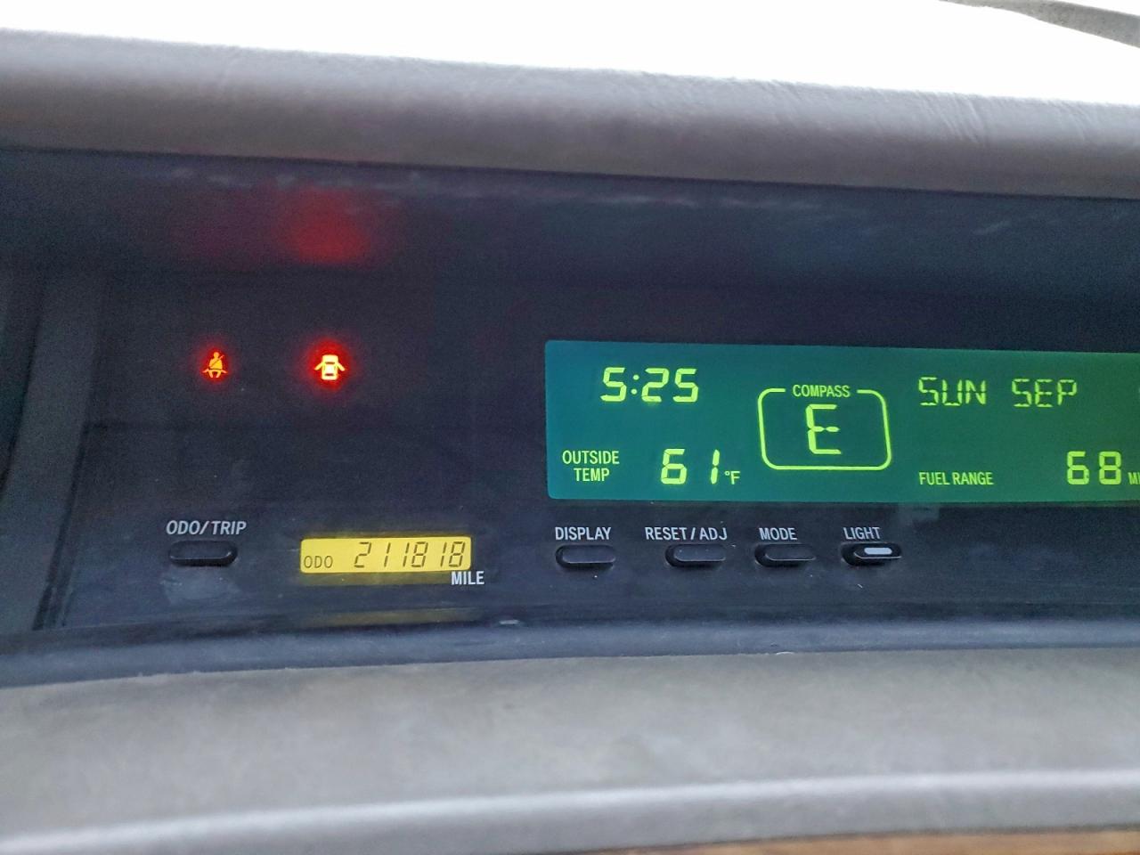 2001 TOYOTA AVALON XL photo 9