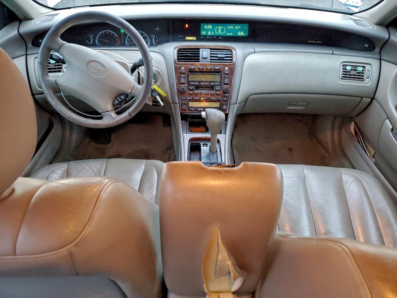 2001 TOYOTA AVALON XL photo 8
