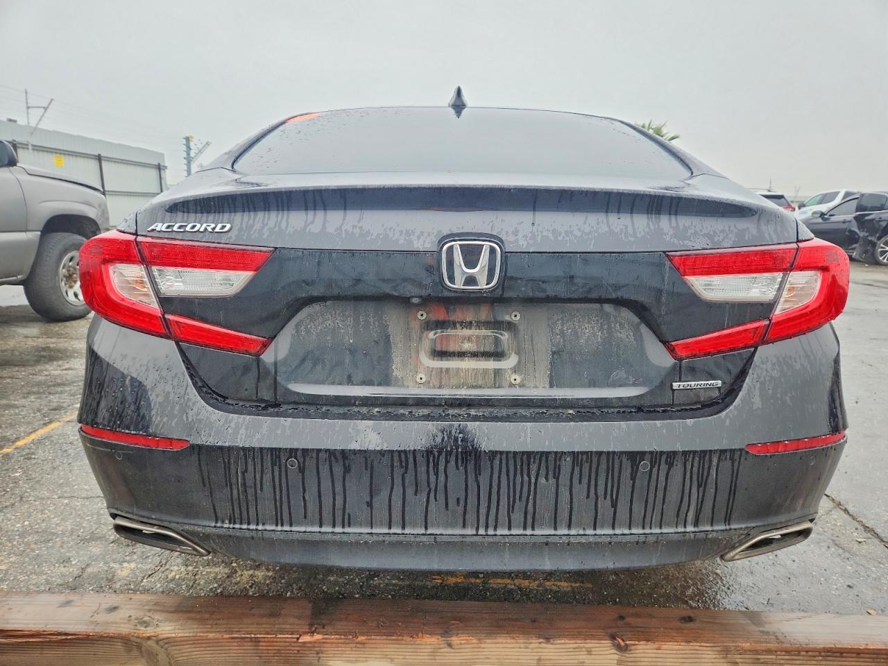 2018 HONDA ACCORD TOURING photo 6
