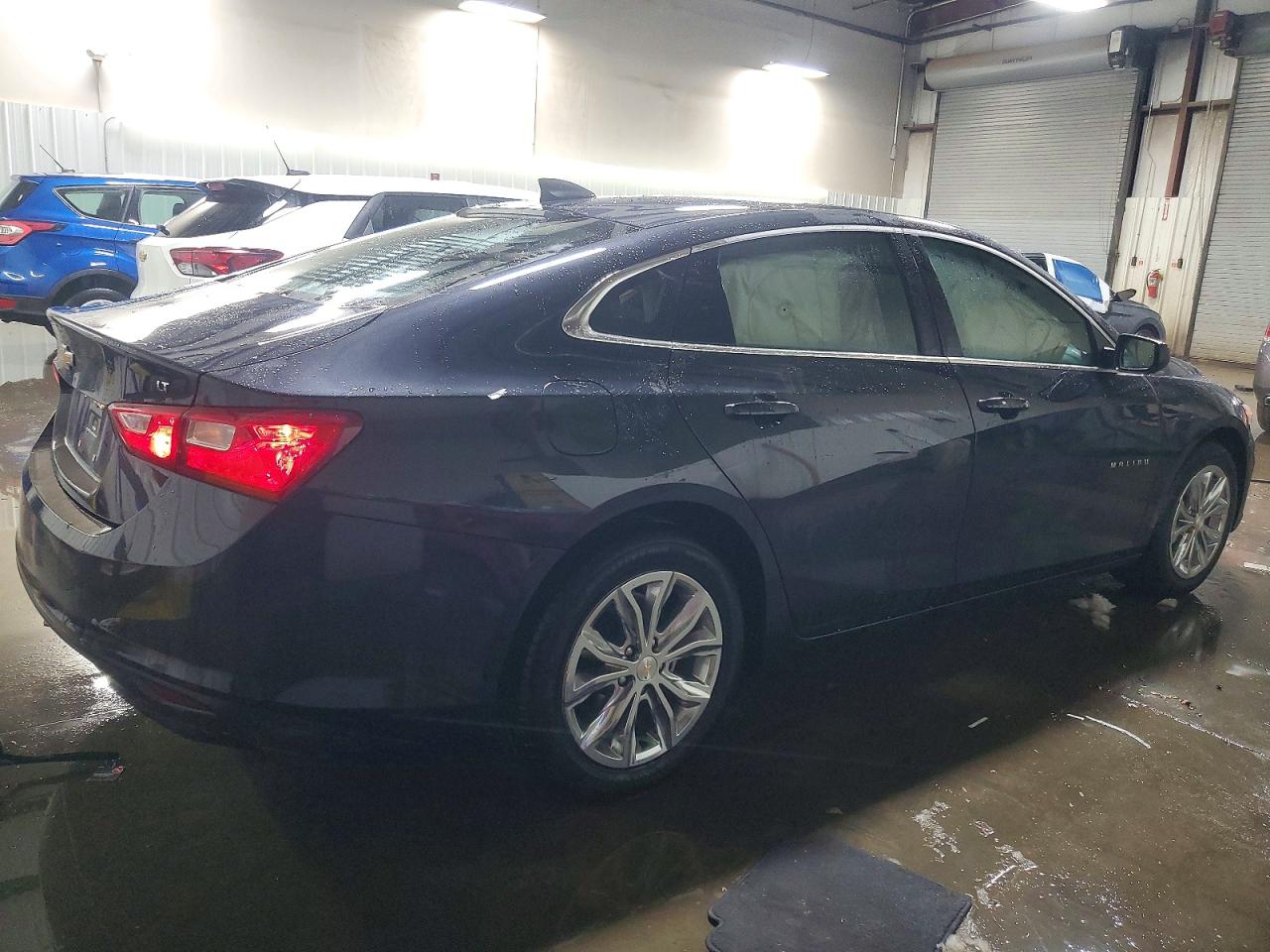 2023 CHEVROLET MALIBU LT photo 3