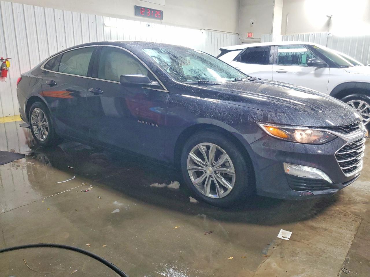 2023 CHEVROLET MALIBU LT photo 4