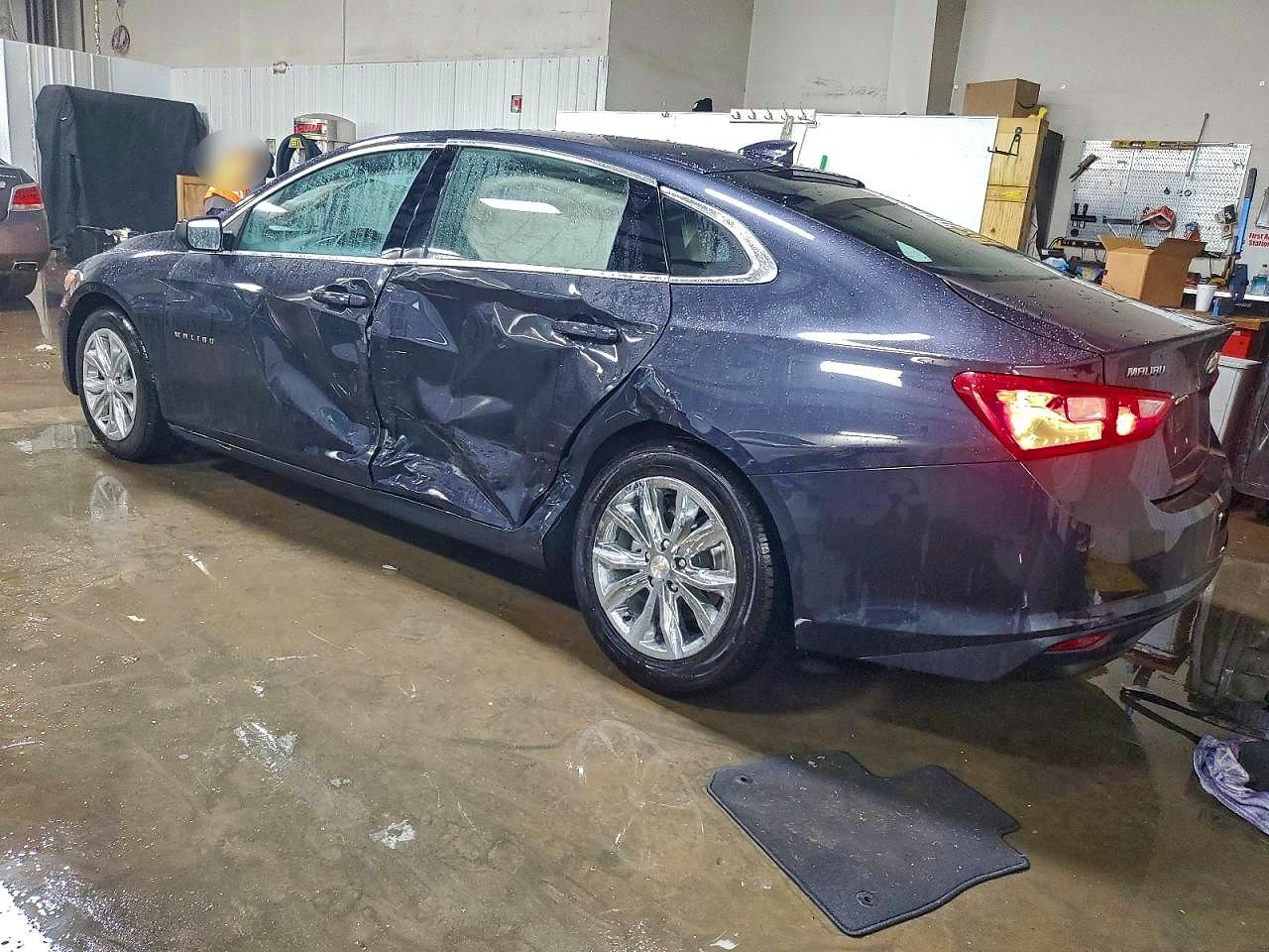 2023 CHEVROLET MALIBU LT photo 2