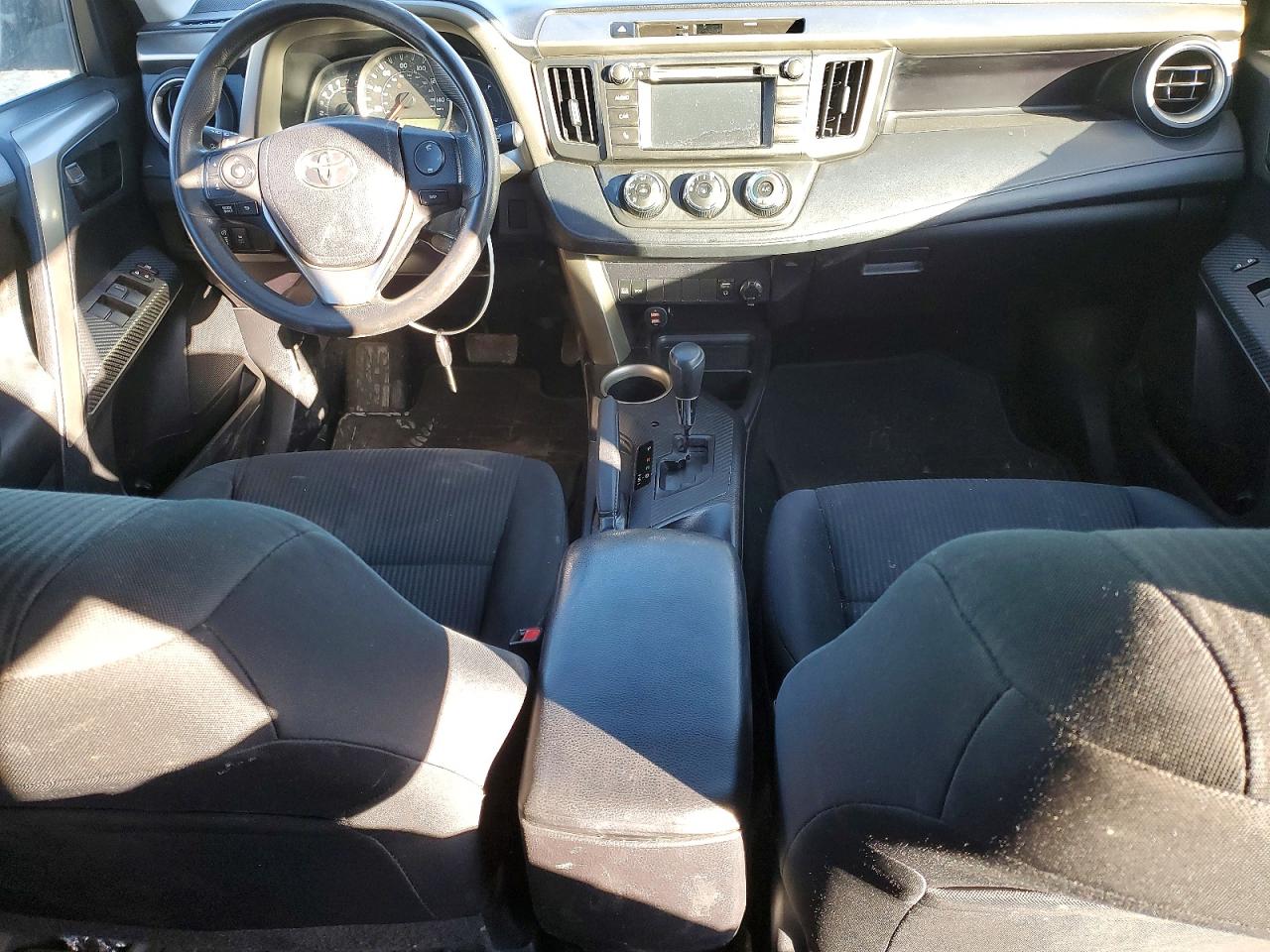 2014 TOYOTA RAV4 LE photo 8