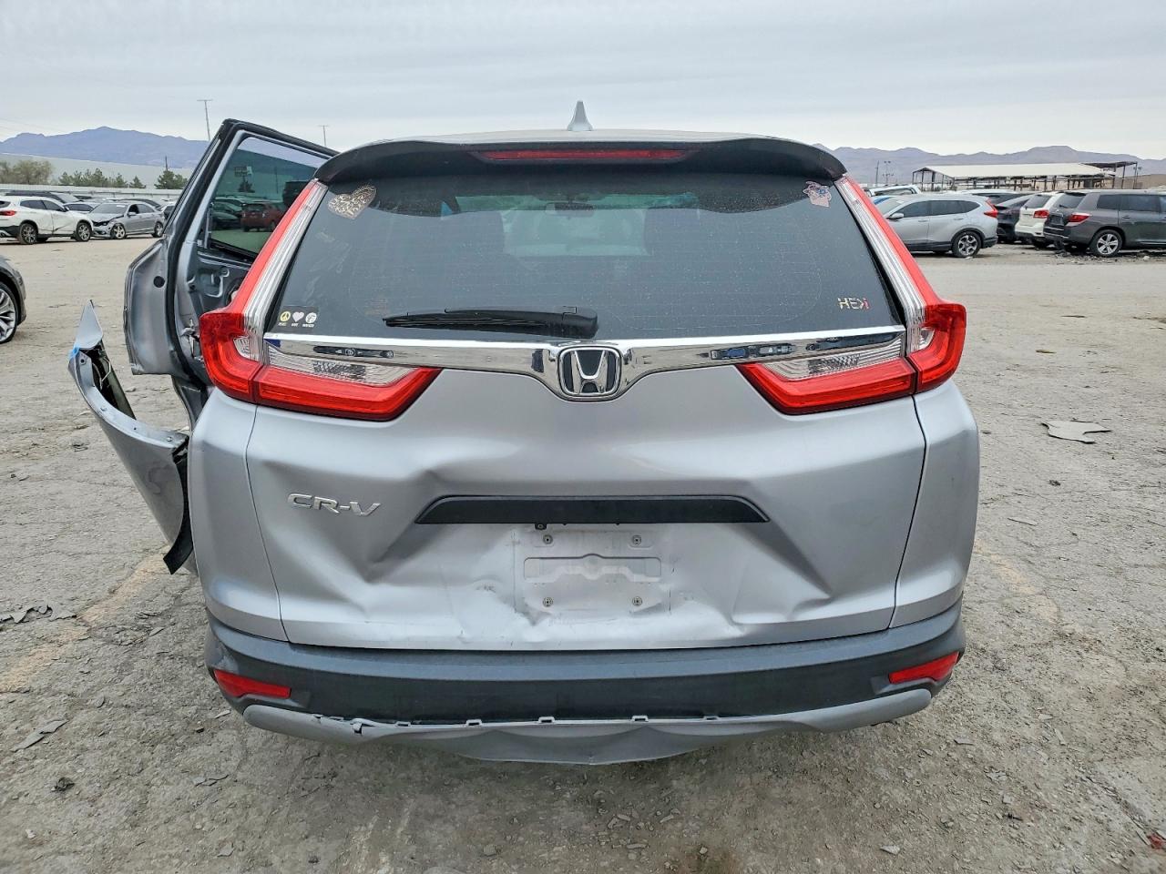 2017 HONDA CR-V LX photo 6
