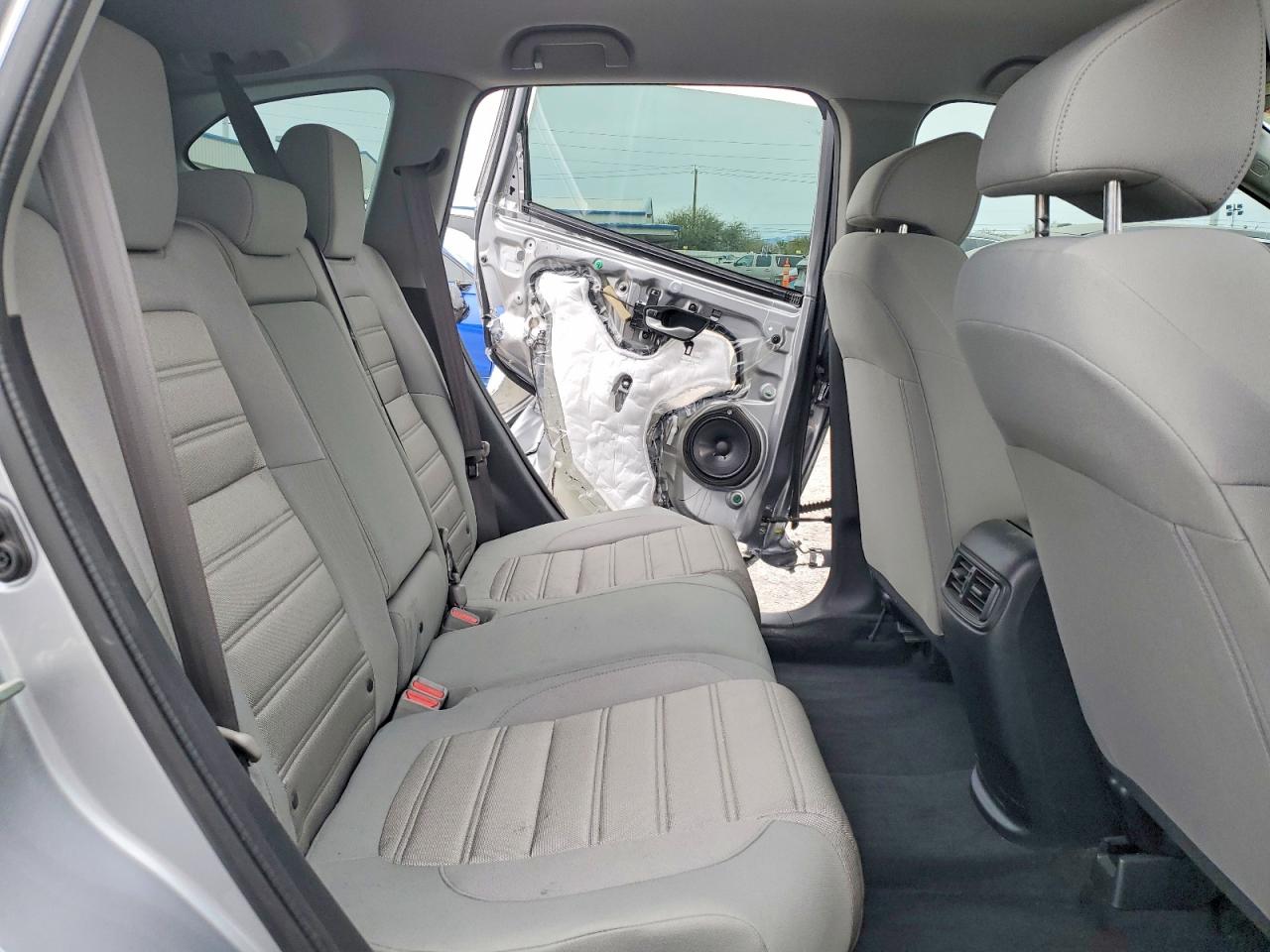 2017 HONDA CR-V LX photo 10