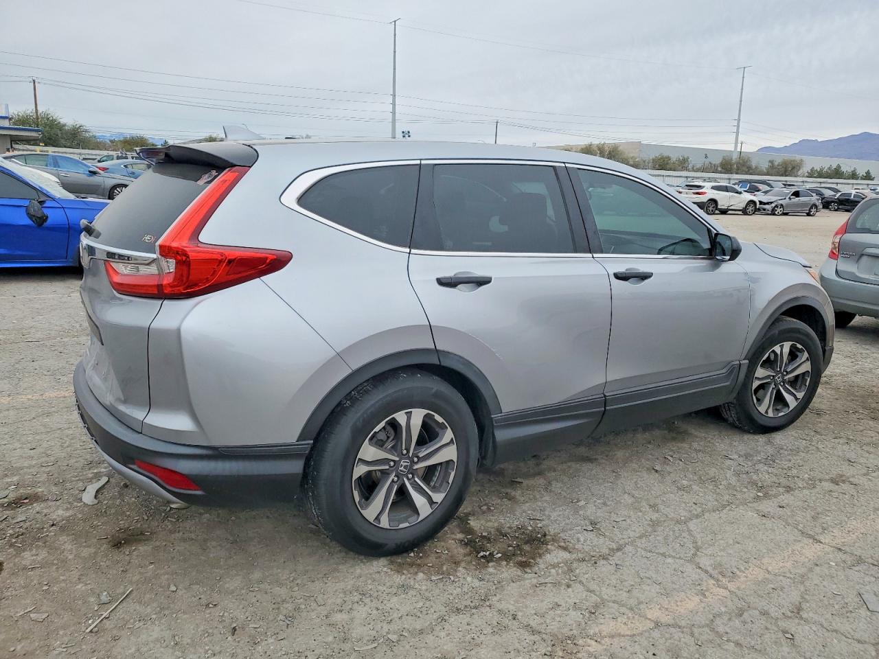 2017 HONDA CR-V LX photo 3
