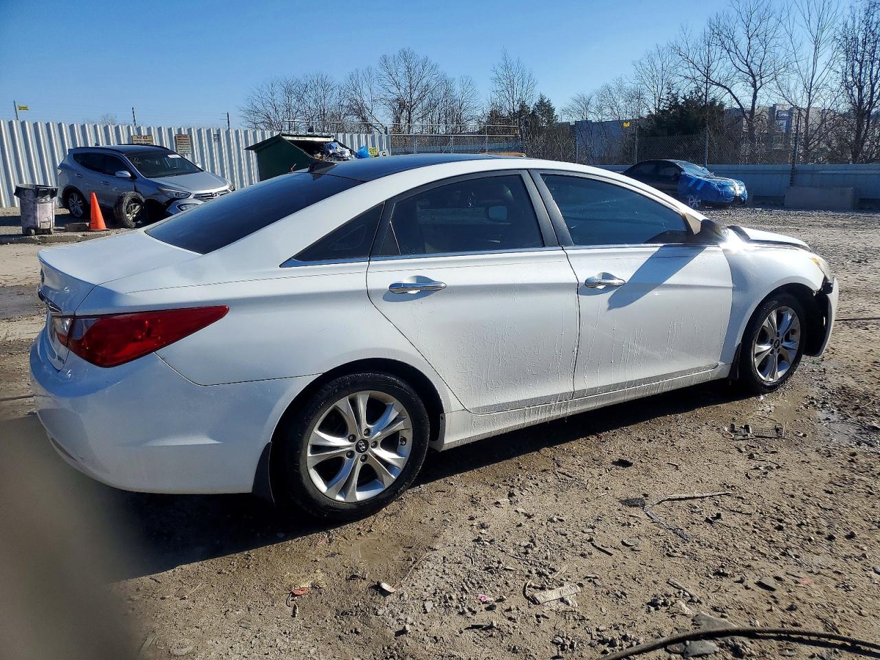 2012 HYUNDAI SONATA SE photo 3