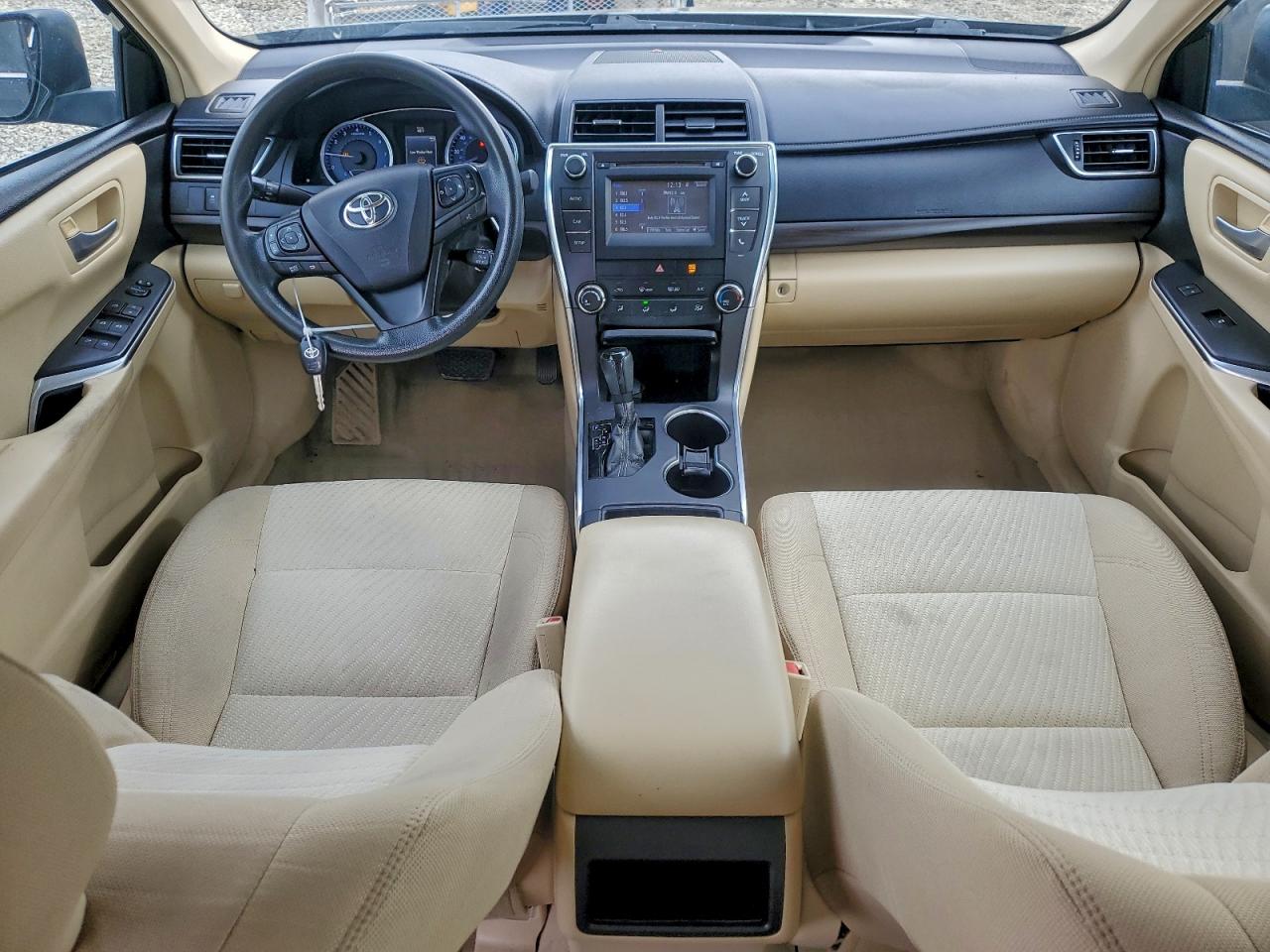 2017 TOYOTA CAMRY LE photo 8
