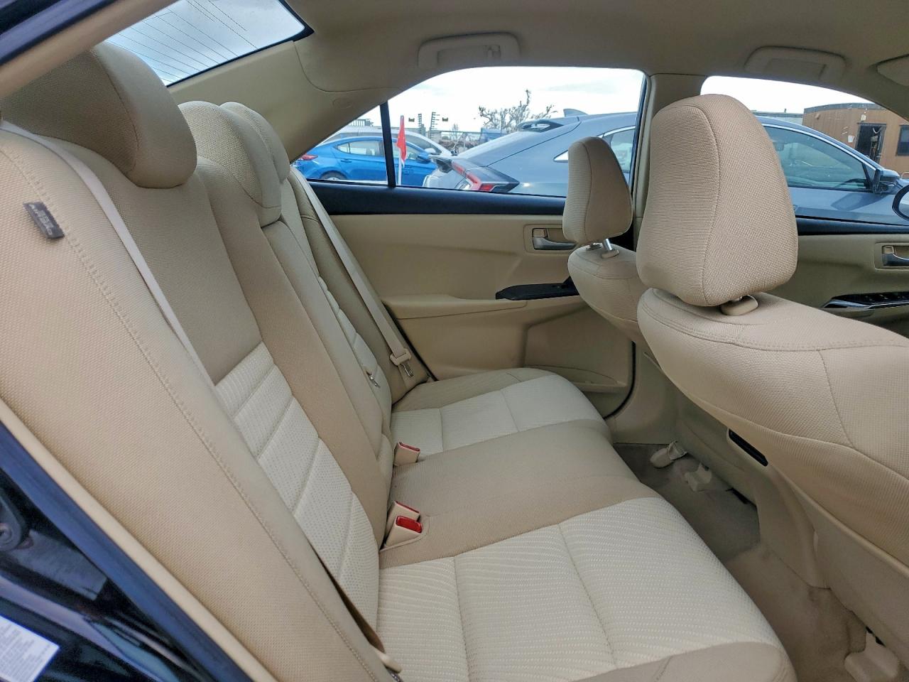 2017 TOYOTA CAMRY LE photo 10