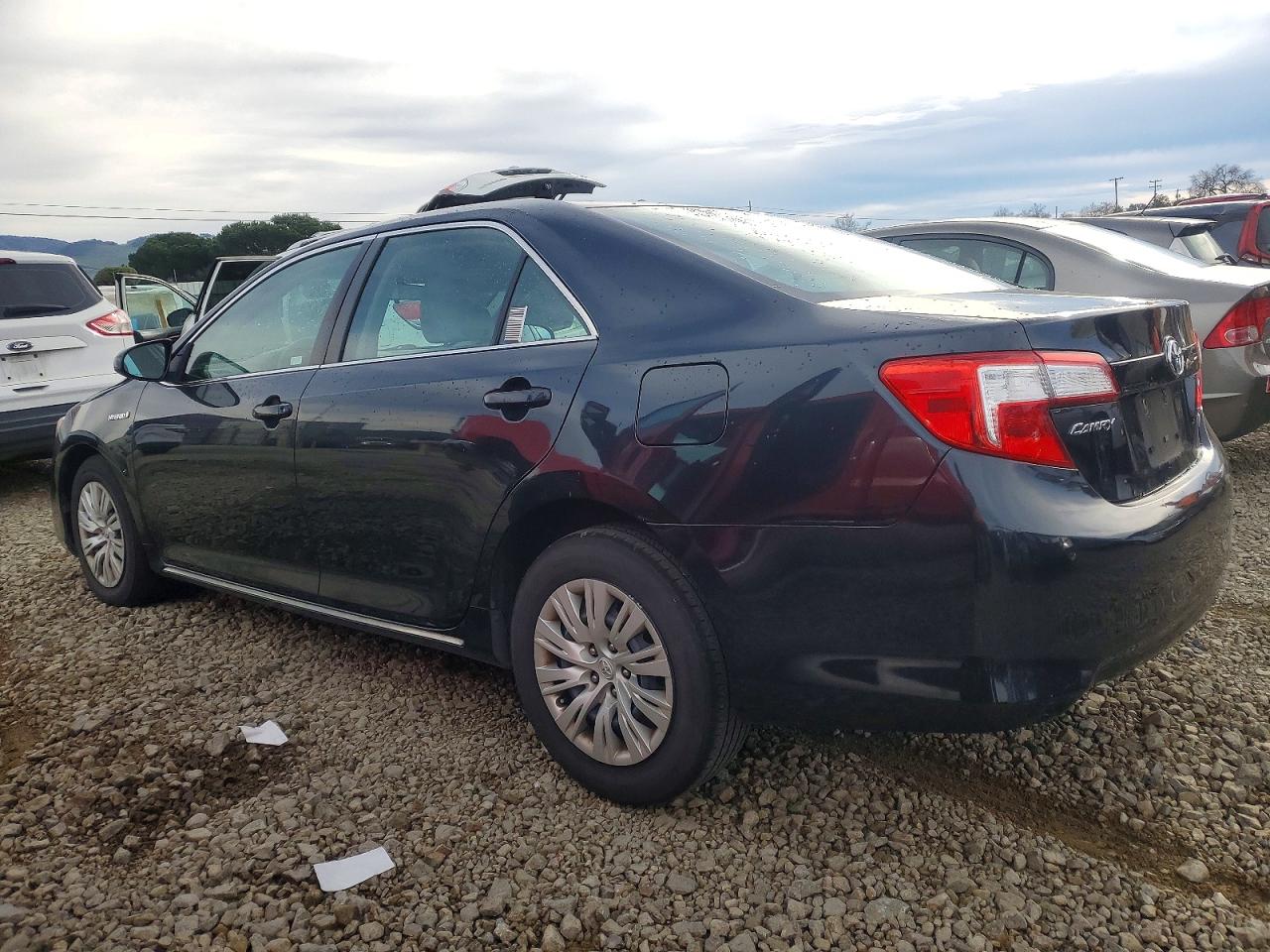 2014 TOYOTA CAMRY HYBRID photo 2
