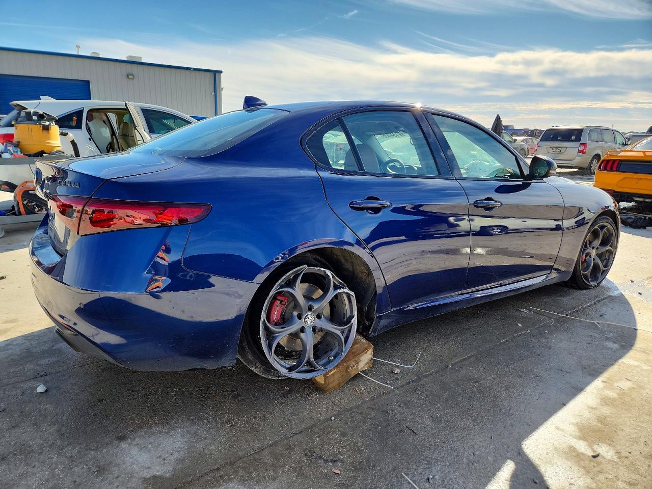 2019 ALFA ROMEO GIULIA TI photo 3