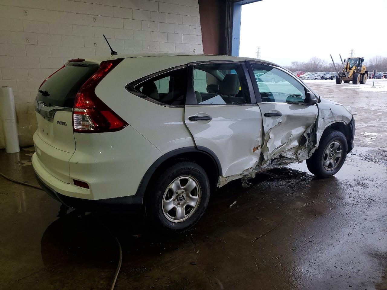 2015 HONDA CR-V LX photo 3