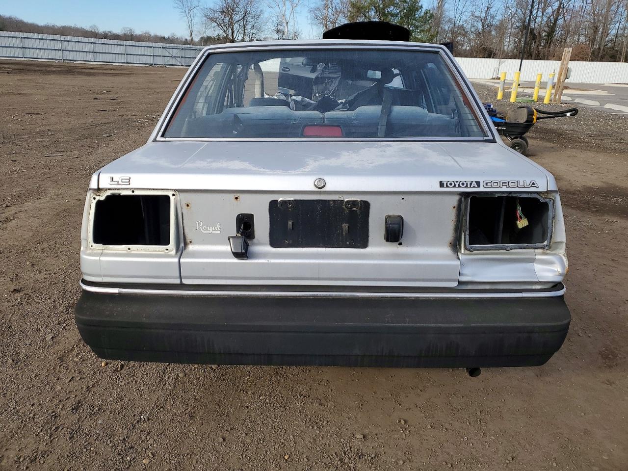 1986 TOYOTA COROLLA LE photo 6