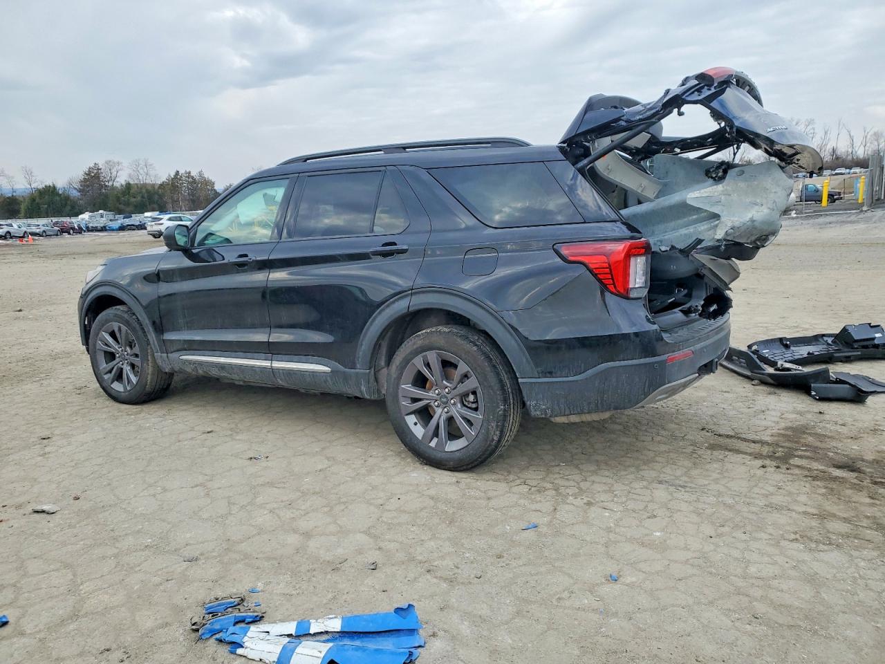 2025 FORD EXPLORER ACTIVE photo 2