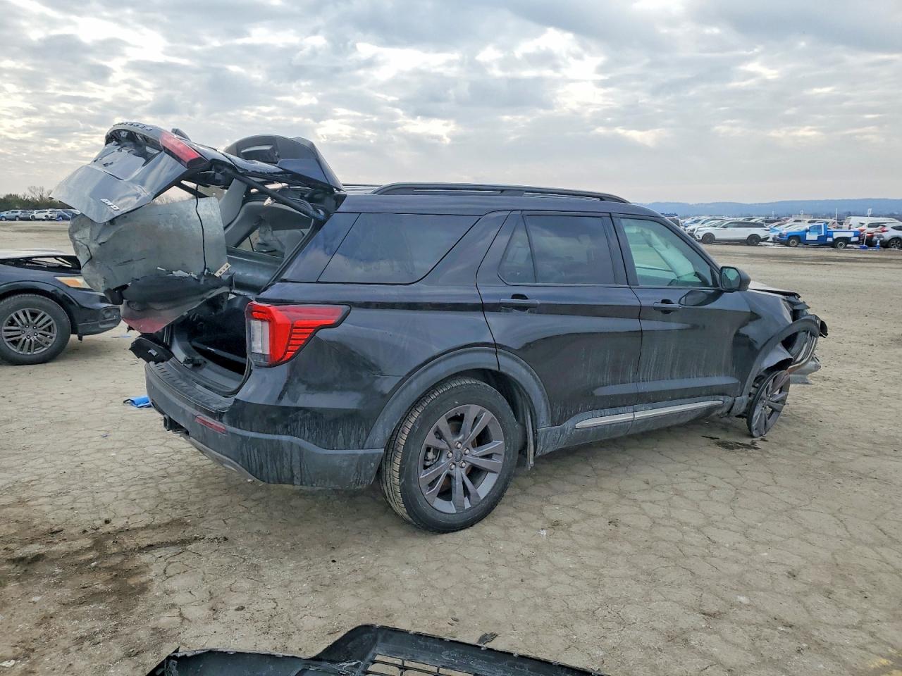 2025 FORD EXPLORER ACTIVE photo 3