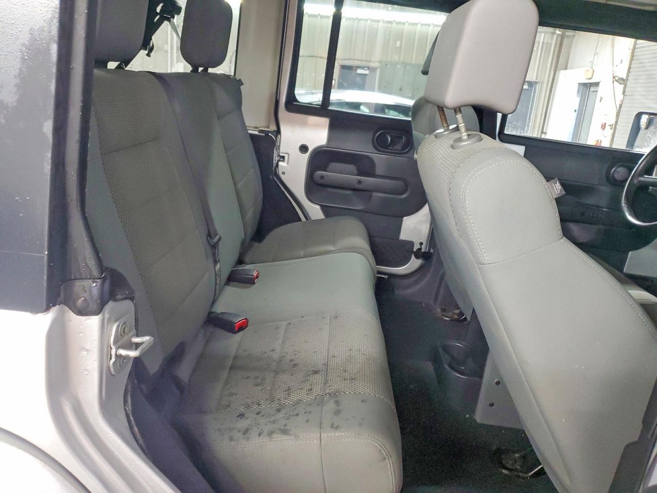 2007 JEEP WRANGLER SAHARA photo 11