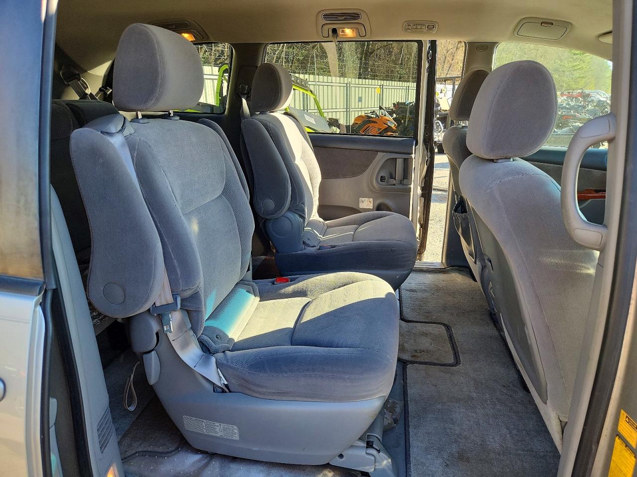 2007 TOYOTA SIENNA XLE photo 11