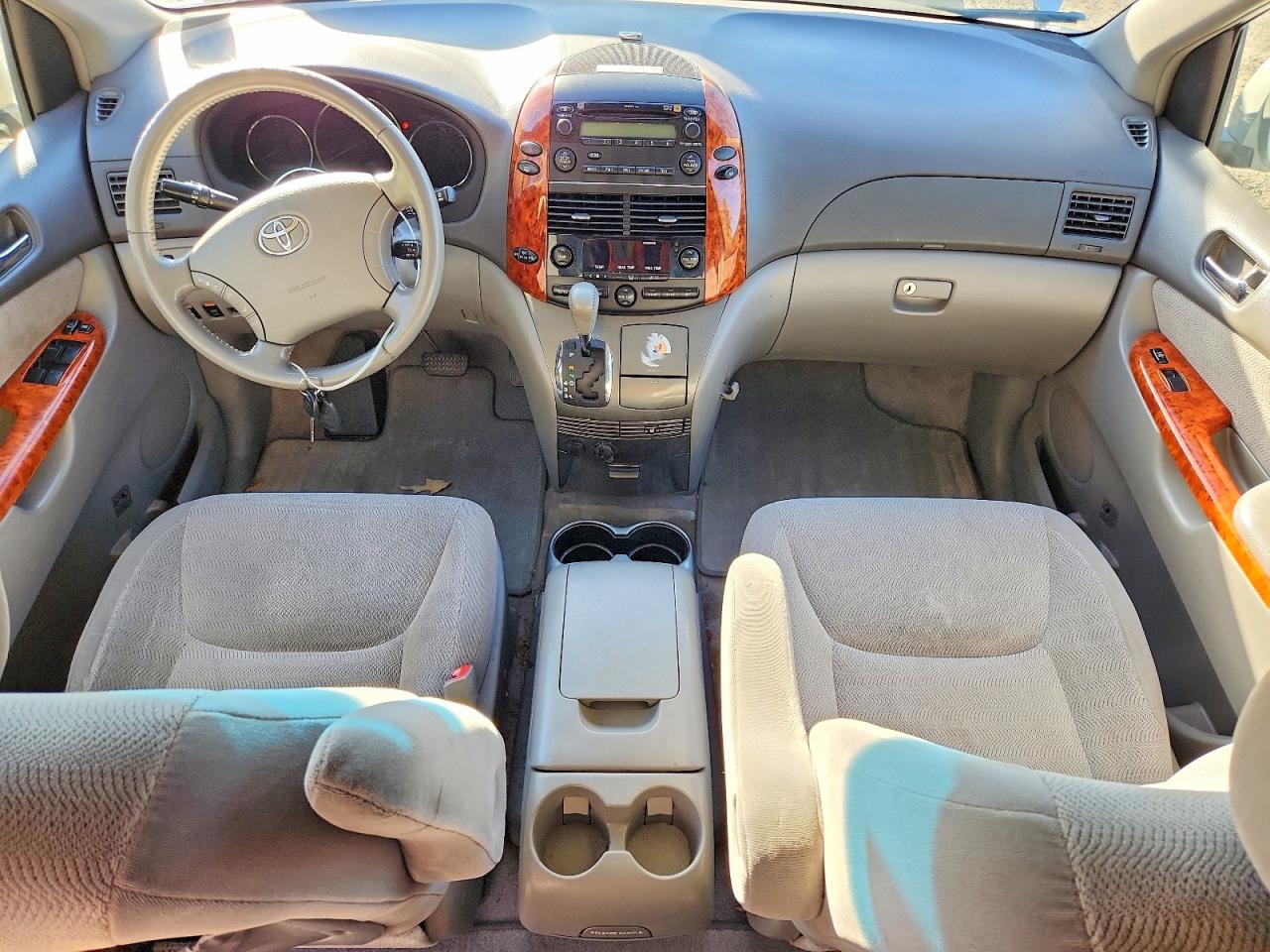 2007 TOYOTA SIENNA XLE photo 8