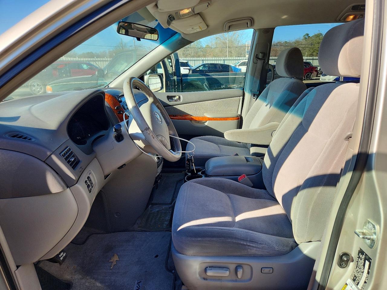 2007 TOYOTA SIENNA XLE photo 7