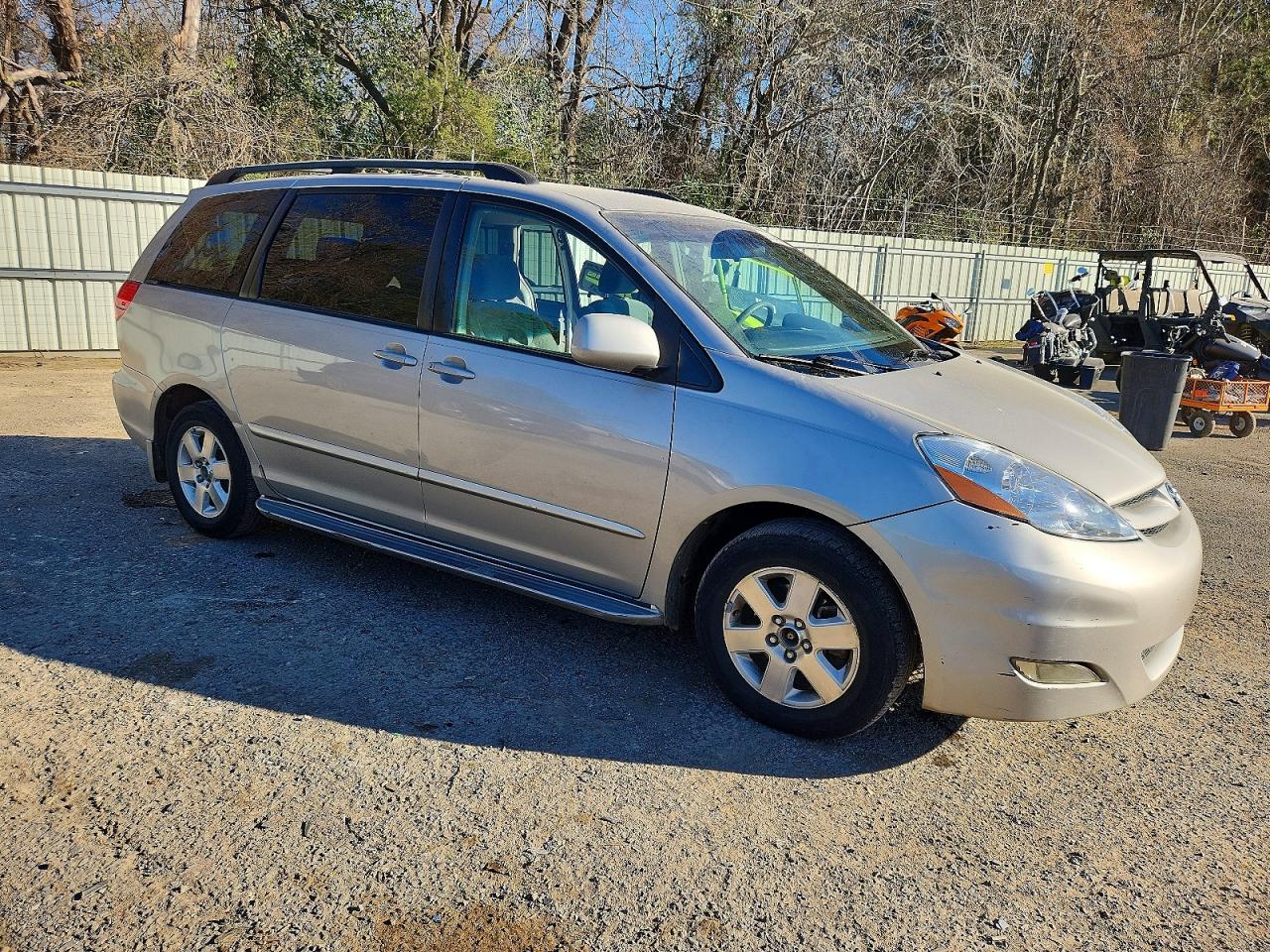 2007 TOYOTA SIENNA XLE photo 4
