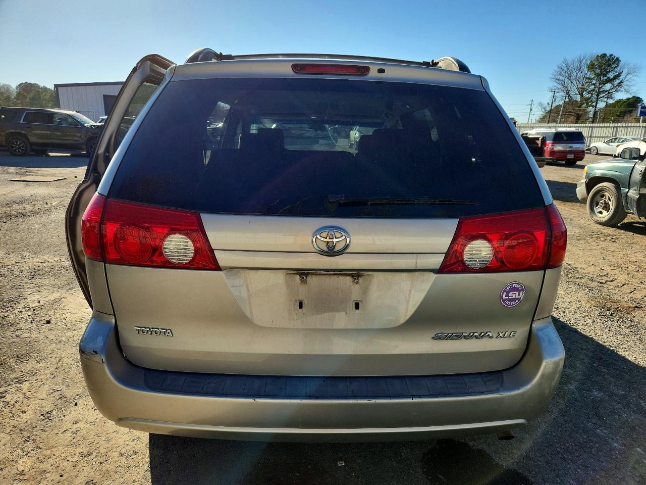 2007 TOYOTA SIENNA XLE photo 6