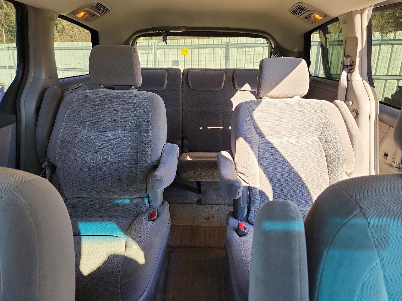2007 TOYOTA SIENNA XLE photo 10