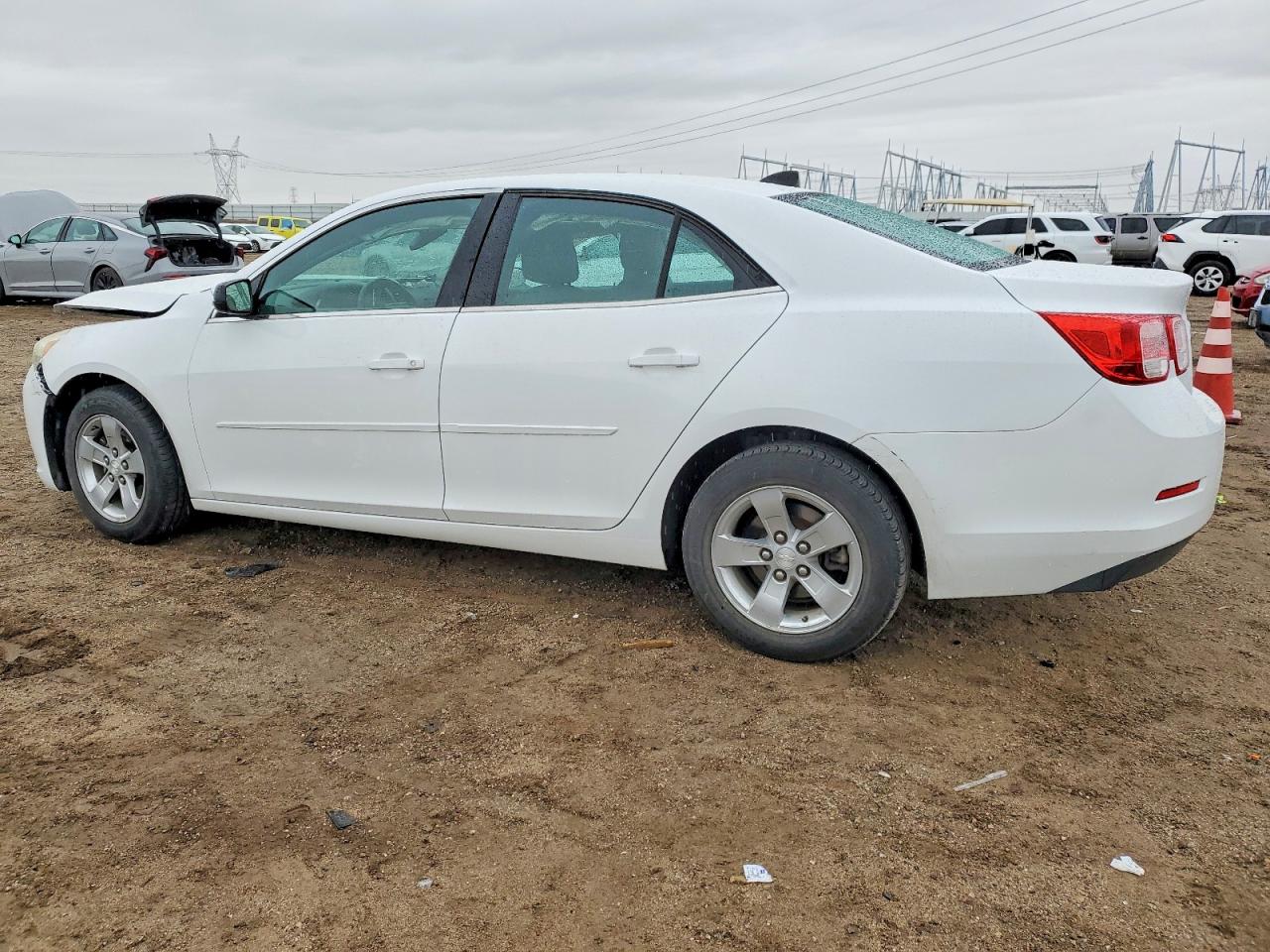 2014 CHEVROLET MALIBU LS photo 2