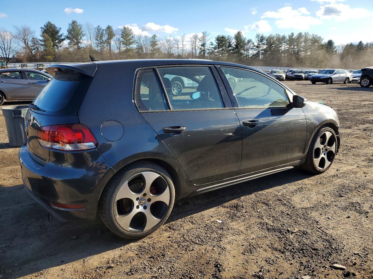 2012 VOLKSWAGEN GTI photo 3