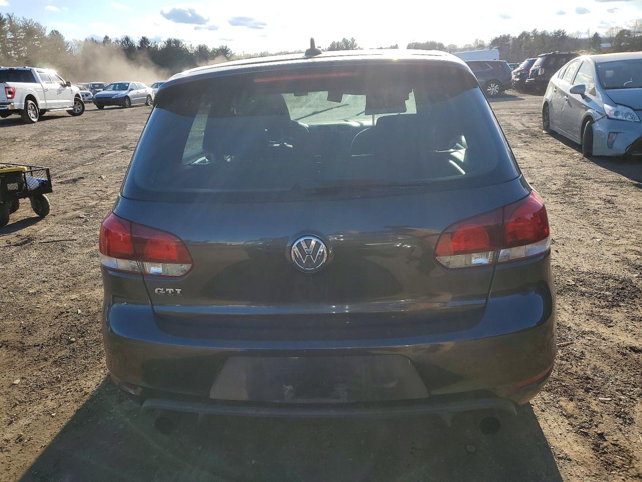 2012 VOLKSWAGEN GTI photo 6