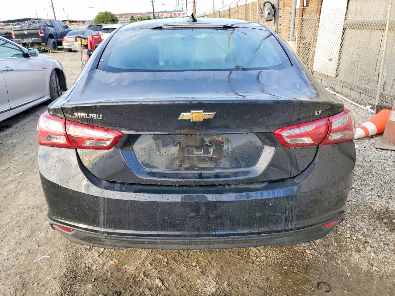 2022 CHEVROLET MALIBU LT photo 6