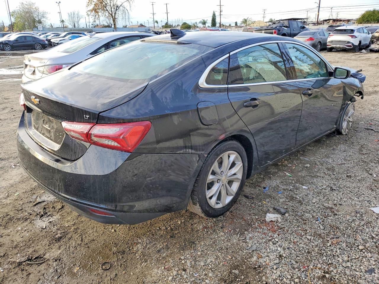 2022 CHEVROLET MALIBU LT photo 3