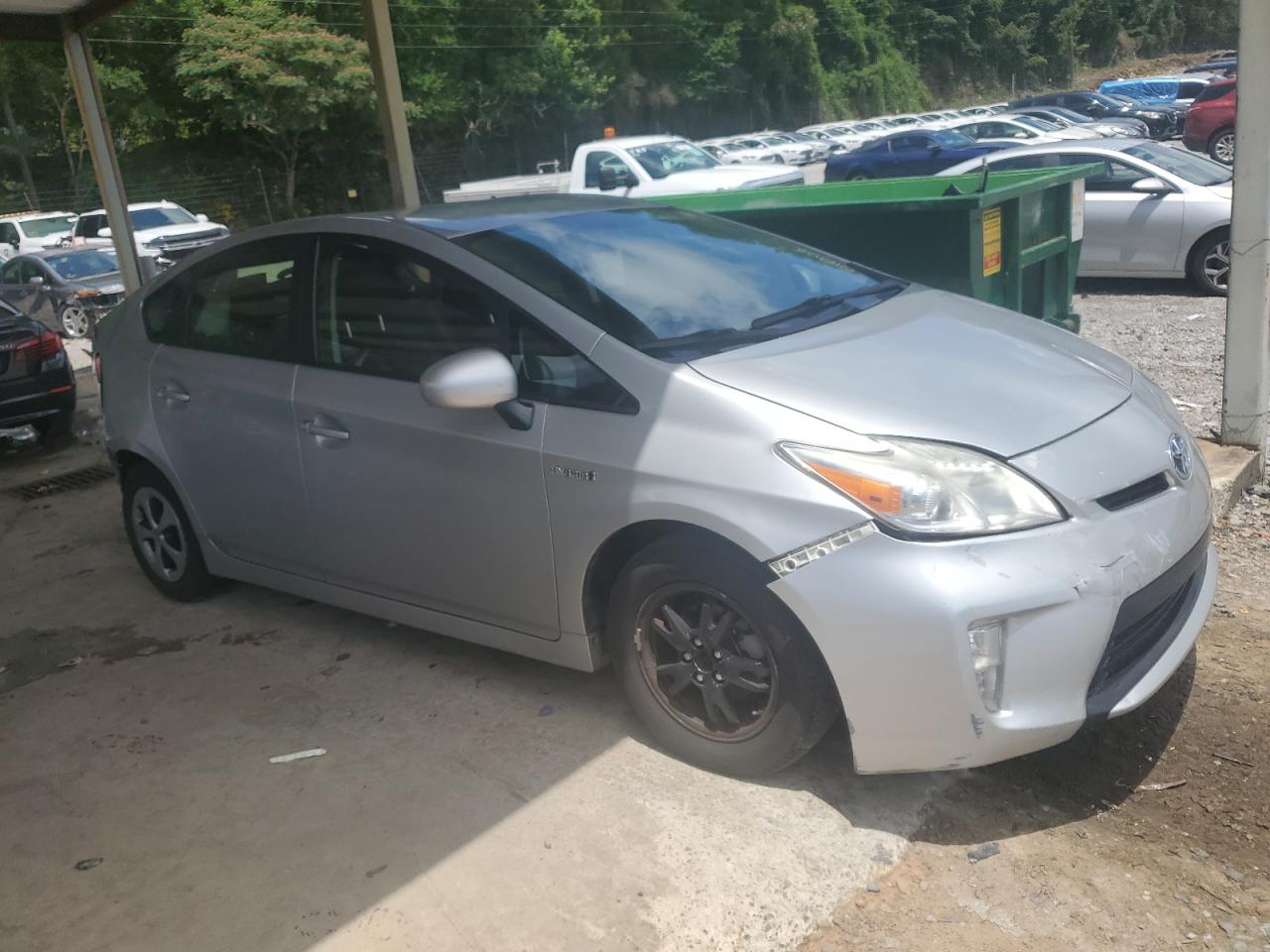 2015 TOYOTA PRIUS photo 4