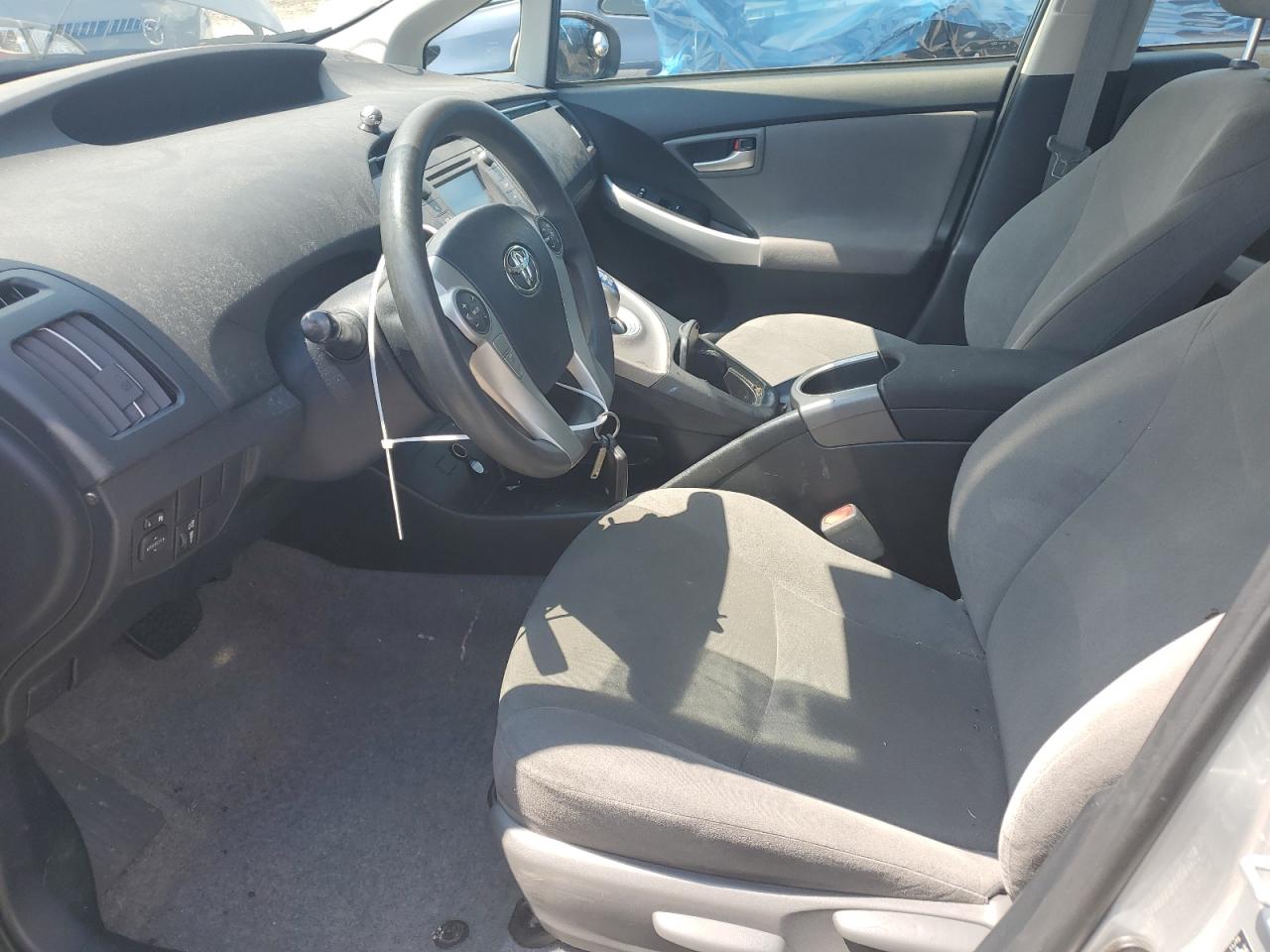 2015 TOYOTA PRIUS photo 7