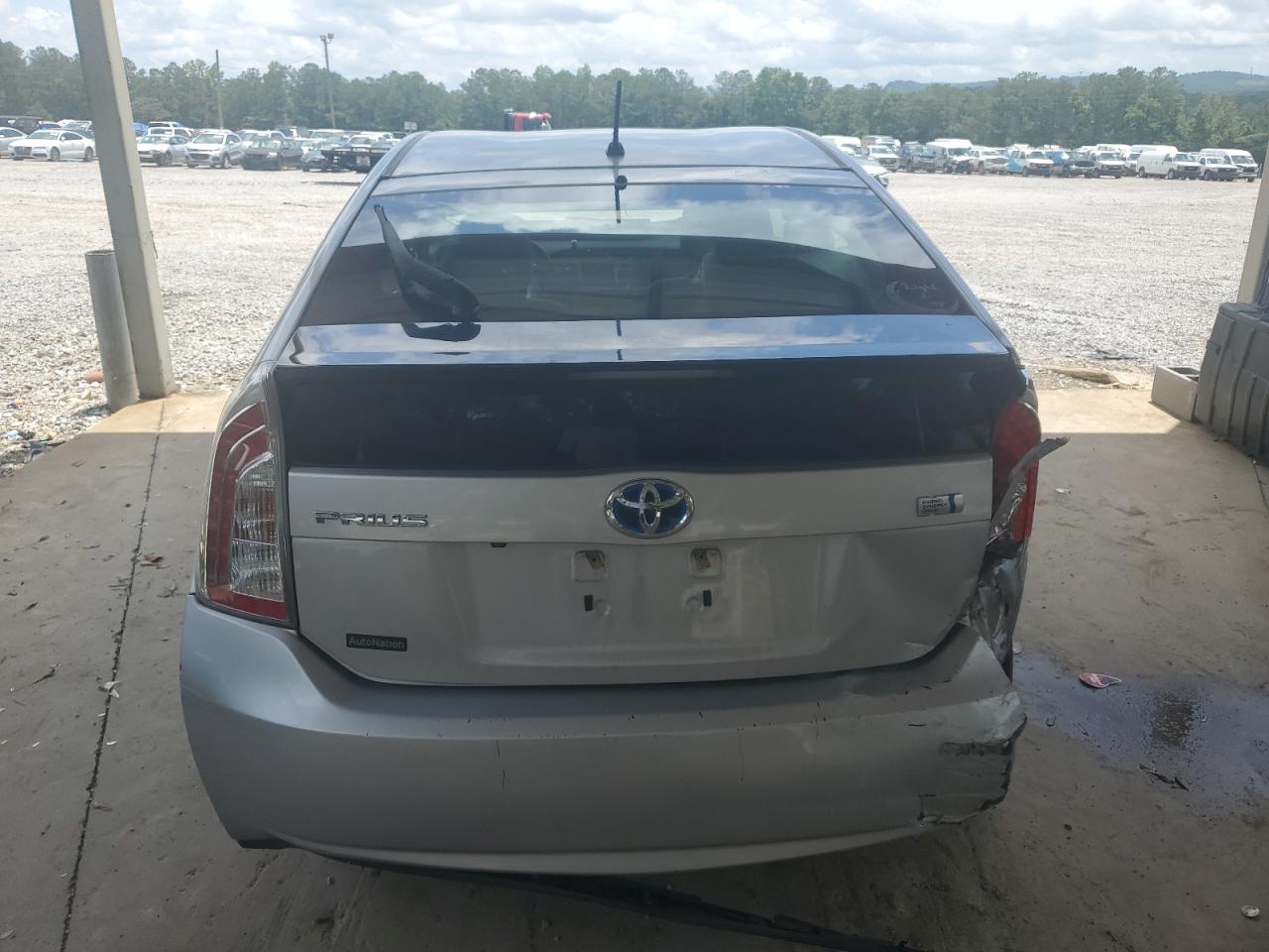 2015 TOYOTA PRIUS photo 6