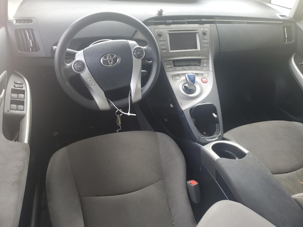 2015 TOYOTA PRIUS photo 8