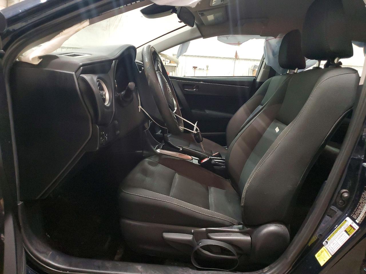 2017 TOYOTA COROLLA LE photo 7
