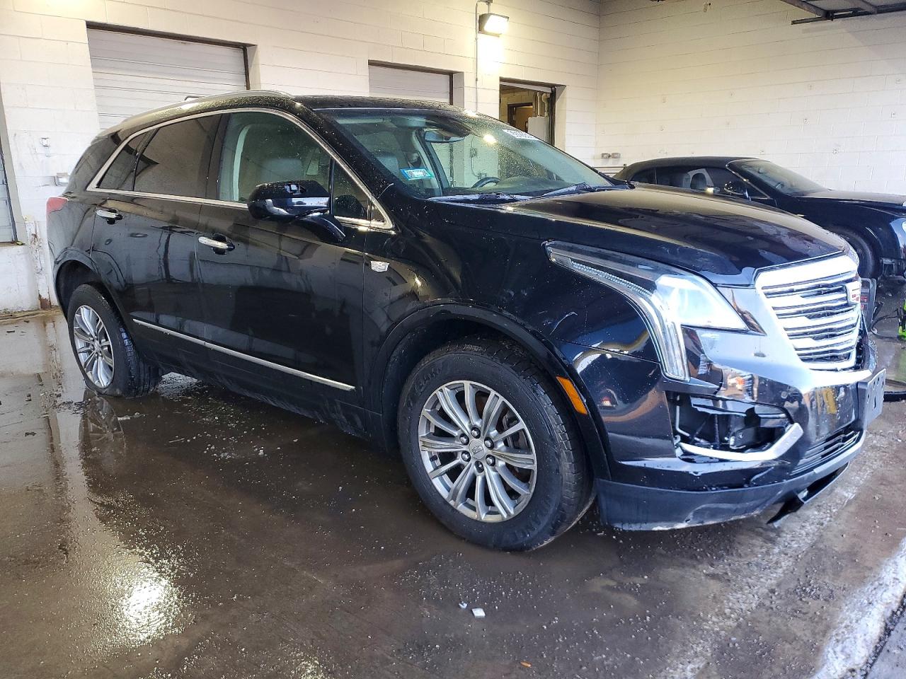 2017 CADILLAC XT5 LUXURY photo 4