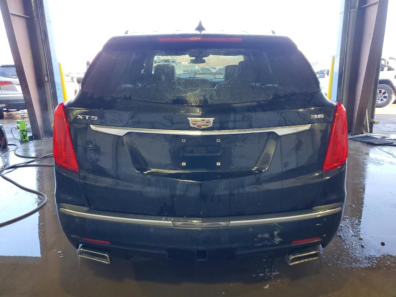 2017 CADILLAC XT5 LUXURY photo 6