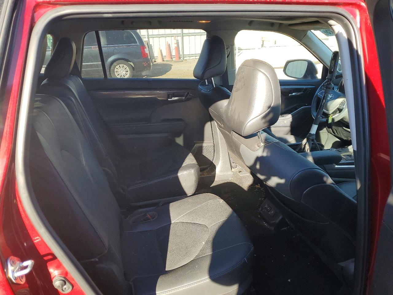 2022 TOYOTA HIGHLANDER PLATINUM photo 21