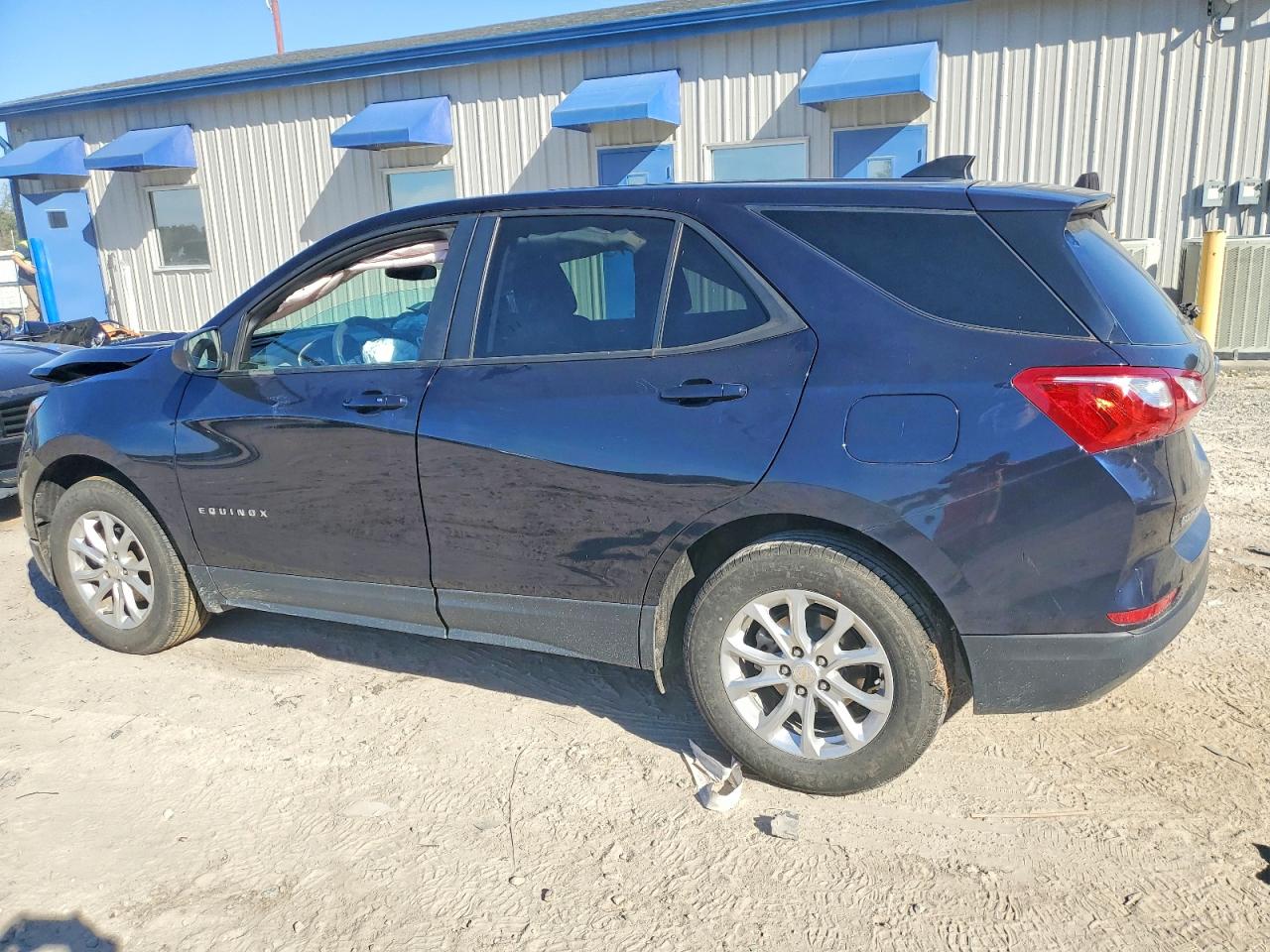 2021 CHEVROLET EQUINOX LS photo 3