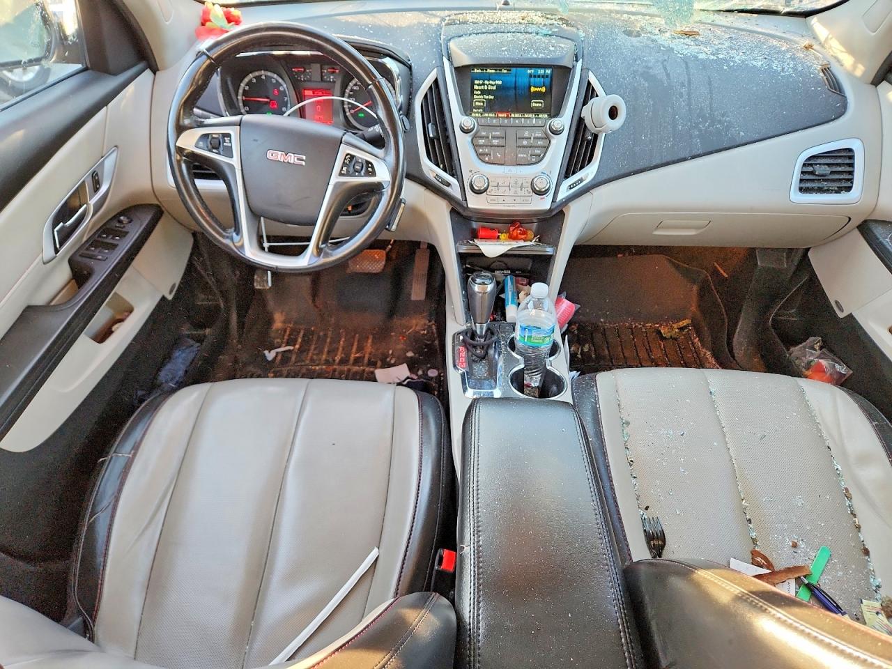 2017 GMC TERRAIN SLT photo 8