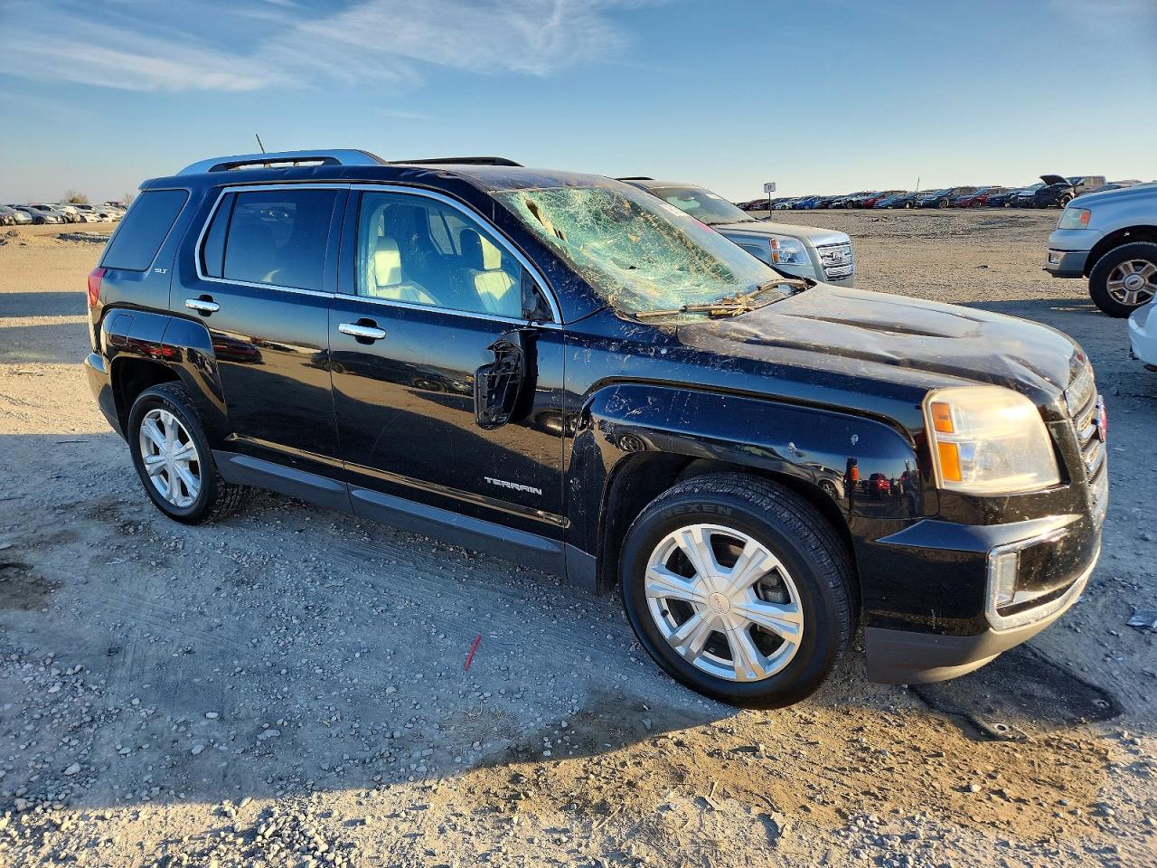 2017 GMC TERRAIN SLT photo 4