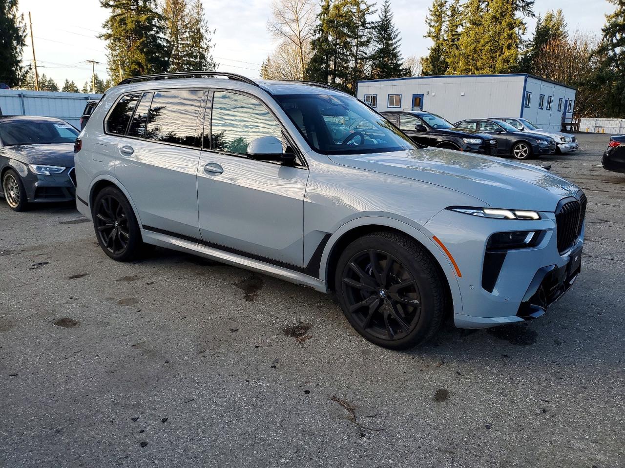 2023 BMW X7 XDRIVE40I photo 4