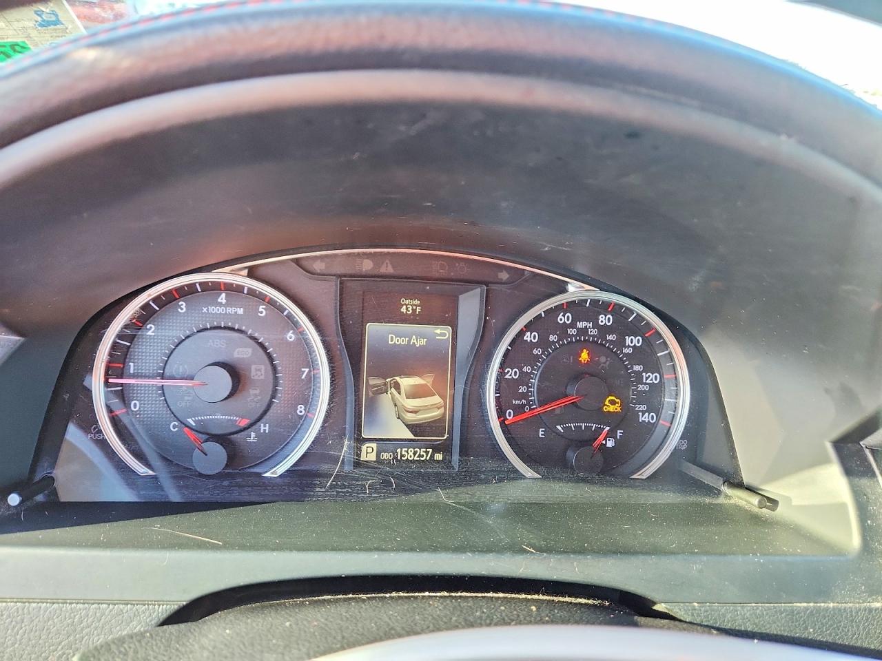 2016 TOYOTA CAMRY LE photo 9