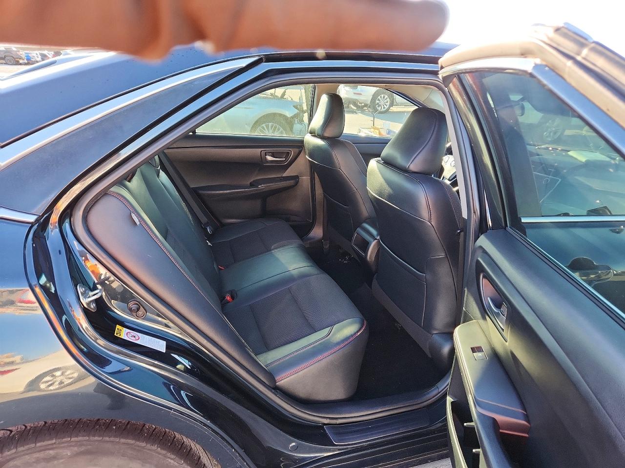 2016 TOYOTA CAMRY LE photo 10