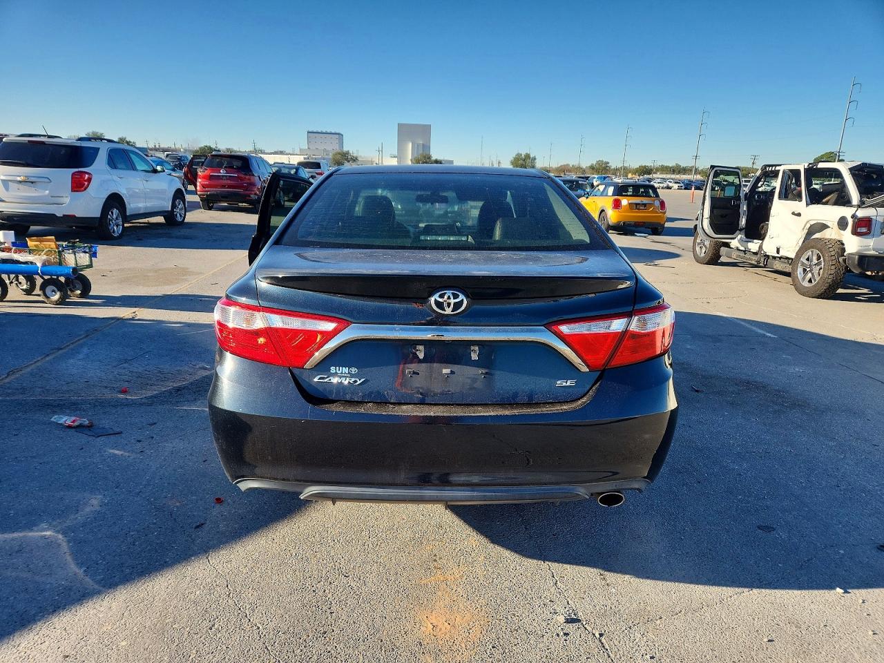 2016 TOYOTA CAMRY LE photo 6