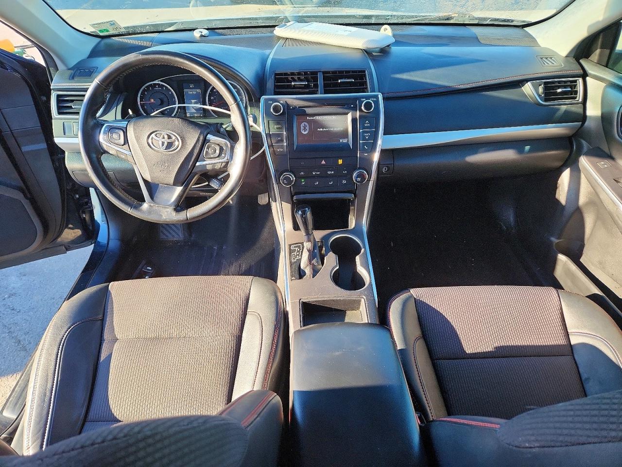 2016 TOYOTA CAMRY LE photo 8