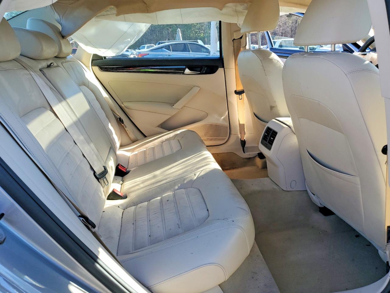 2014 VOLKSWAGEN PASSAT SEL photo 10